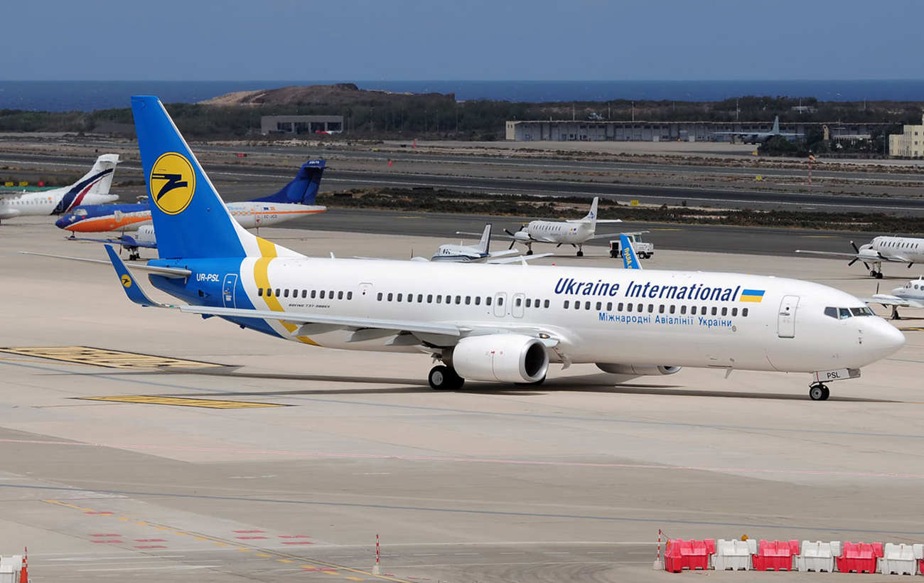 В своей униформе. Украинская авиакомпания начала полеты в европейские столицы